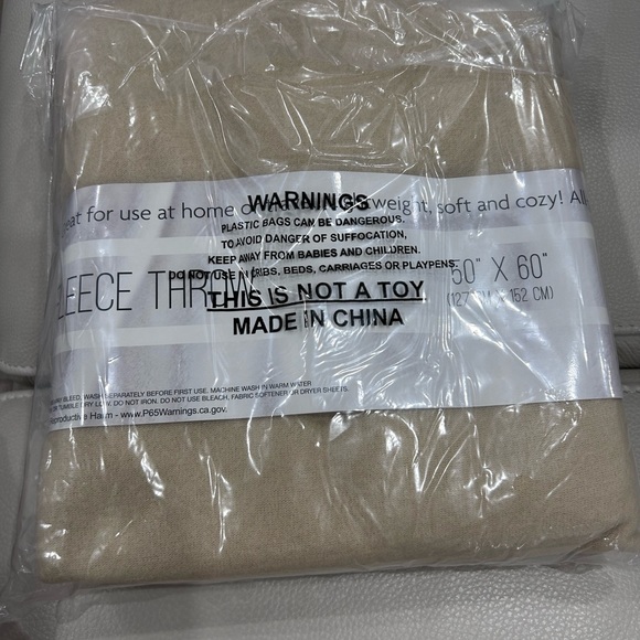 Fleece Throw Blanket • Sandy/Tan • New in Package • 50” x  60” • - Picture 5 of 5